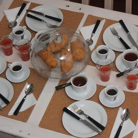 לינה וארוחת בוקר La Casetta 4*